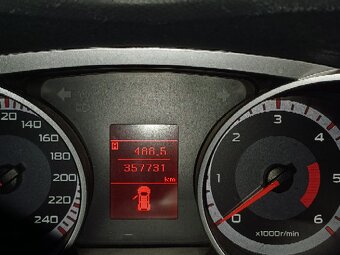 Mitsubishi Outlander - 5