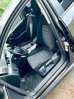 VW Passat 1.9 TDI sedan - 5