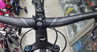 2019 27.5 Santa Cruz Nomad V4 Carbon C, R Kit - 5