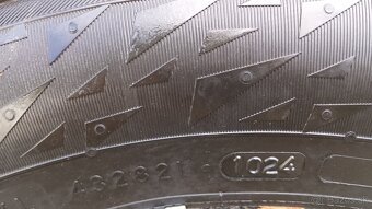4 x pneu Nokian s diskami - 5