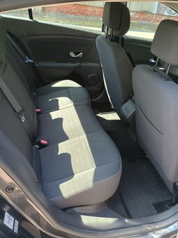 Renault Fluence 1.6 benzín 82kW - 5