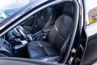 Volvo V40 D3 2.0L 150k Momentum - 5