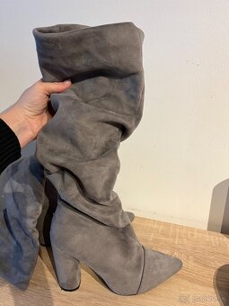 Vysoké cizmy vhodné aj na široké lytka - 5