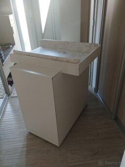 Prebaľovací pult - 5