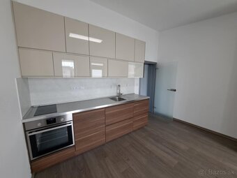 Veľký 1 izbový byt, Martin - Centrum. - 5