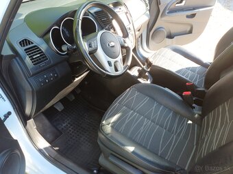 Kia Venga - 5