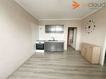 1 izbový byt po rekonštrukcii so zariadením v meste Rimavská - 5