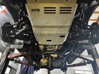 Predám auto Toyota land cruiser - 5