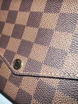 Luis Vuitton Pochette Felicie Crossbody Cerise Red Interior - 5