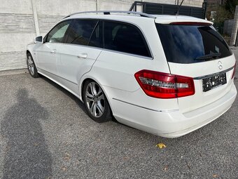 Mercedes-Benz E (W212) diely z vozu - 5