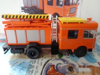 LIAZ BOBR a  ŠKODA 706 RT-plošinový zdvihák - 5
