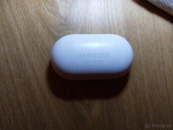 Samsung Galaxy Buds + kabel + nahradne stuple - 5