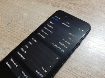 Iphone se 2020 64gb plnefunkcny s 90 percentnym zdravym bate - 5