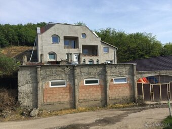 Veľká rozostavaná stavba vhodná ako penzión, ubytovňa - 5