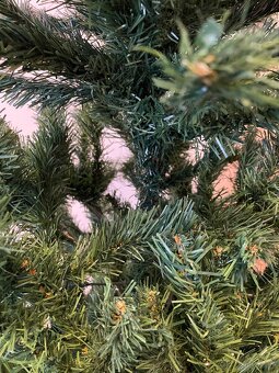 Predám umelý vianočný stromček 180cm JEDĽA - 5