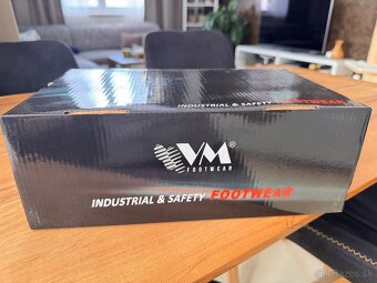 Pracovná obuv 43 so spevnenou špičkou - 5