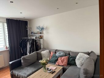 Na predaj: 3-izbový byt - 5
