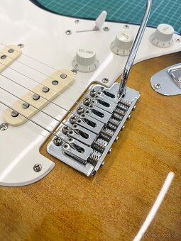 Fender Squier Stratocaster - 5
