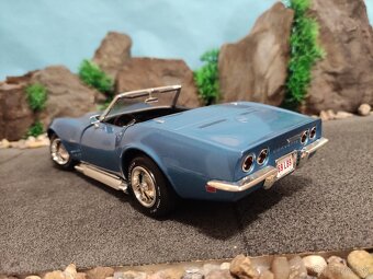Prodám model 1:18 Chevrolet Corvette 1969 - 5