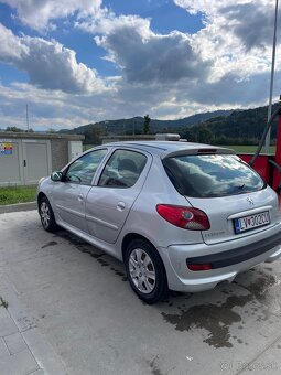 Peugeot 206+ 1.4 benzín - 5