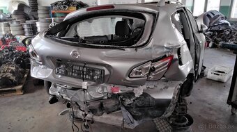 Nissan Qashqai 2.0 2013 4x4 predám MOTOR MR20, PREVODOVKA 6 - 5