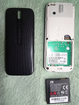 Predám funkčný mobilný telefón VODAFONE 246 s nabij... - 5