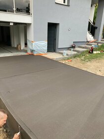 Leštený, metličkový betón, betónová priemyselná podlaha - 5