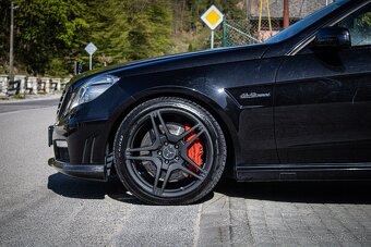 Mercedes E 63 AMG Performance, Krásny stav, Pano, Distronic - 5