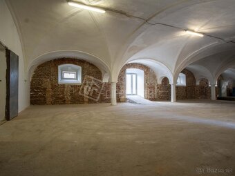 Prenájom skladové priestory v blízkosti centra Senca s… - 5