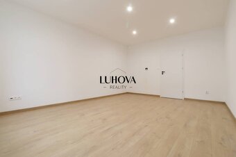 Dom na bývanie alebo podnikanie - 5