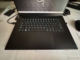 Razer Blade 15 (2023) RTX 4060 - 5