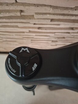 Vzduchová vidlica Marzocchi Bomber Z2 140mm 29" TOP STAV - 5