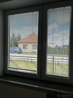 3 ks plastové okná - 5