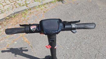 Elektrická kolobežka Ducati Pro III - 5