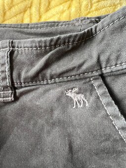 Damske kratasy A&F M - 5