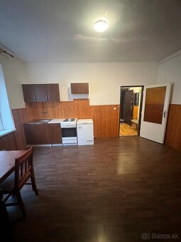 Na prenajom 2-izb. byt s rozlohou 75m2 na Zeleznicnej ulici - 5