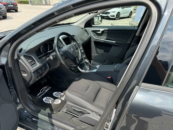 Volvo XC60 D4 Momentum Geartronic AWD - 5