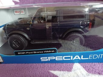 Maisto Ford Bronco Wildtrak 2021, 1:18,čierna metalíza - 5