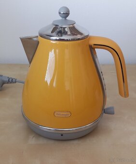 Rýchlovarná konvica De'Longhi KBOC 2001.Y v žltej farbe - 5