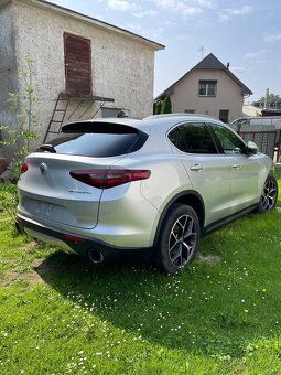 Alfa Romeo Stelvio 2.0 Turbo 16V AT8-Q4 Ti - 5
