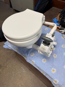 Loď, čln, skúter - kotva, mechanické WC - 5