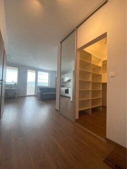 Krásny 2i byt v Slovenskom Grobe s parkovacím miestom - 5