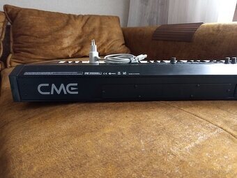PROFESIONÁLNY MIDI MASTER KEYBOARD "CME UF-60 CLASSIC" - 5