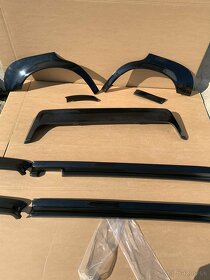 zadni spojlery Mercedes E w124 paket - 5