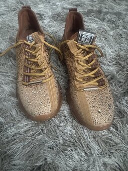 Steve Madden - 5