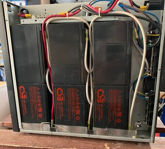 Záložný zdroj Delta 2kVA, 1400W - 5