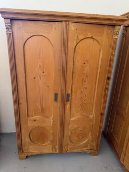 Predám starožitné skrine štýl altdeutsche v zachovalom stave - 5