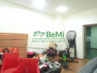 ‼️ Znížená cena‼️Predaj rodinného domu s dvomi bytovými jedn - 5