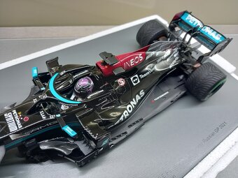 F1 MERCEDES W12 HAMILTON VÍTĚZ GP RUSKA 2021 SPARK 1:18 - 5