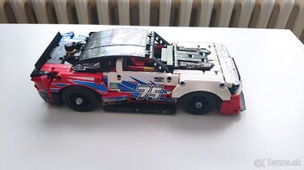 Lego Technic NASCAR Chevrolet Camaro - 5